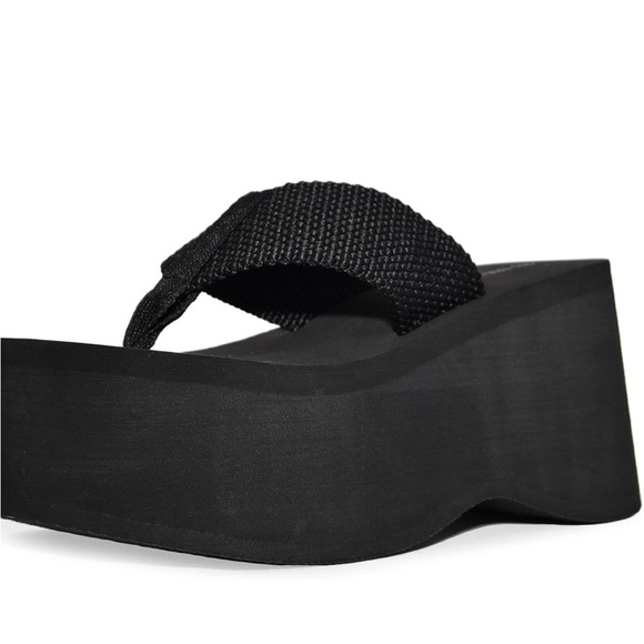 Charlotte Russe platform wedge sandals 🩴 - Picture 2 of 3